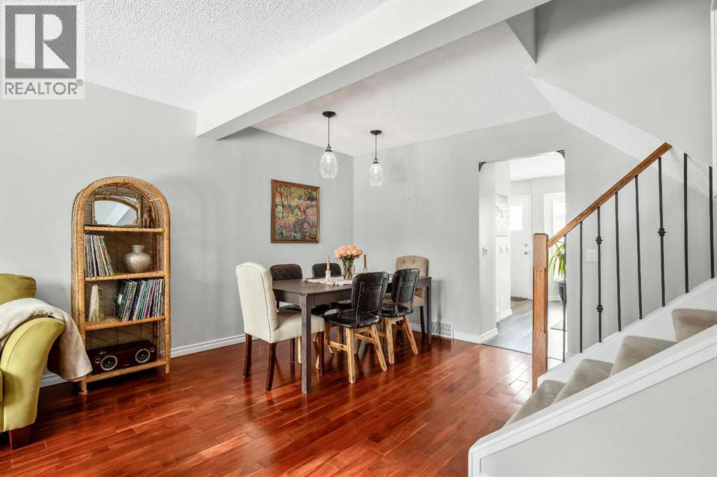 71 Strathcona Crescent Sw, Calgary, Alberta  T3H 1K9 - Photo 6 - A2287393