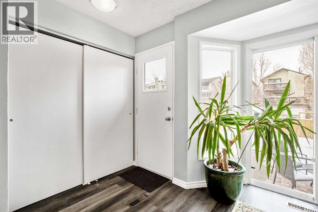 71 Strathcona Crescent Sw, Calgary, Alberta  T3H 1K9 - Photo 11 - A2287393