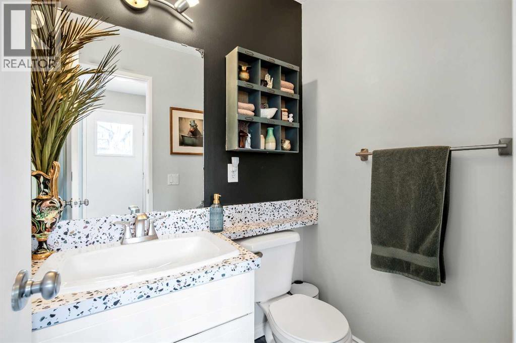 71 Strathcona Crescent Sw, Calgary, Alberta  T3H 1K9 - Photo 12 - A2287393