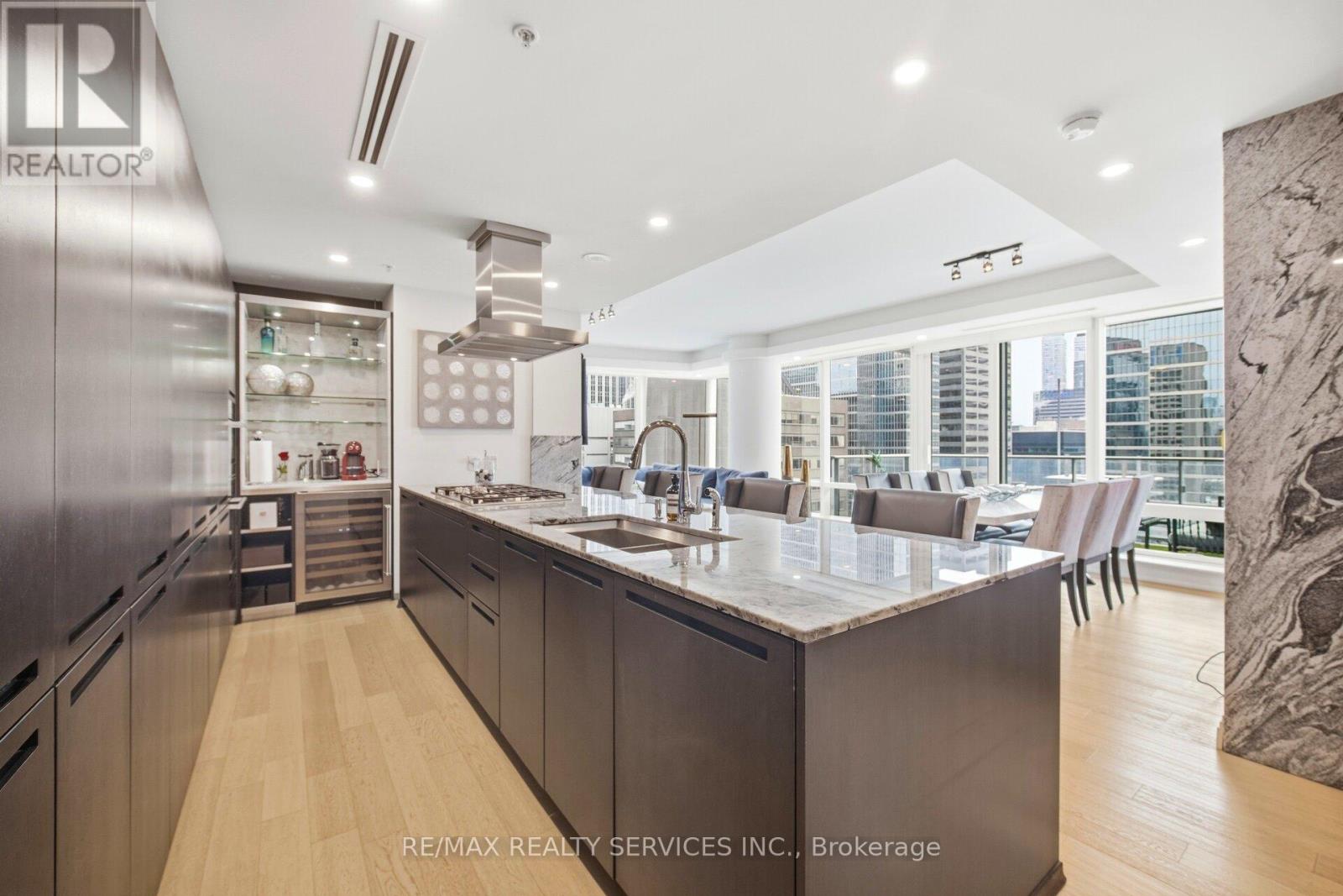 2209 - 180 University Avenue, Toronto, Ontario  M5H 0A2 - Photo 10 - C12808188