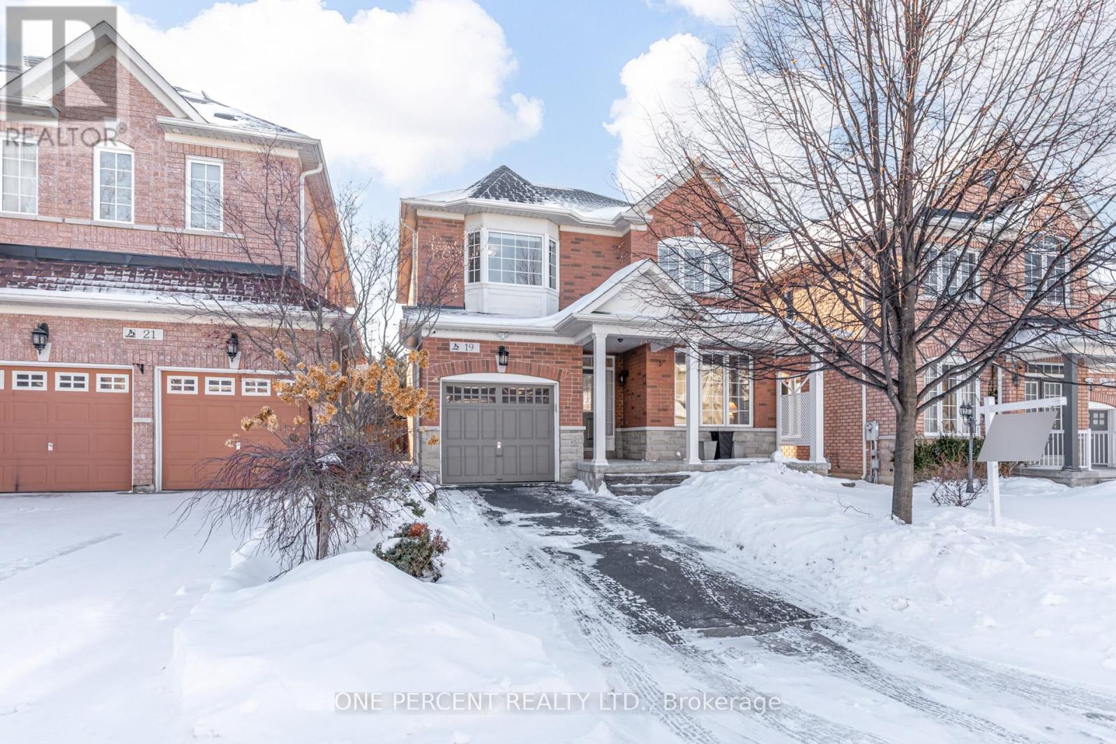 19 Lundy Drive, Markham, Ontario  L6B 0G1 - Photo 3 - N12808246