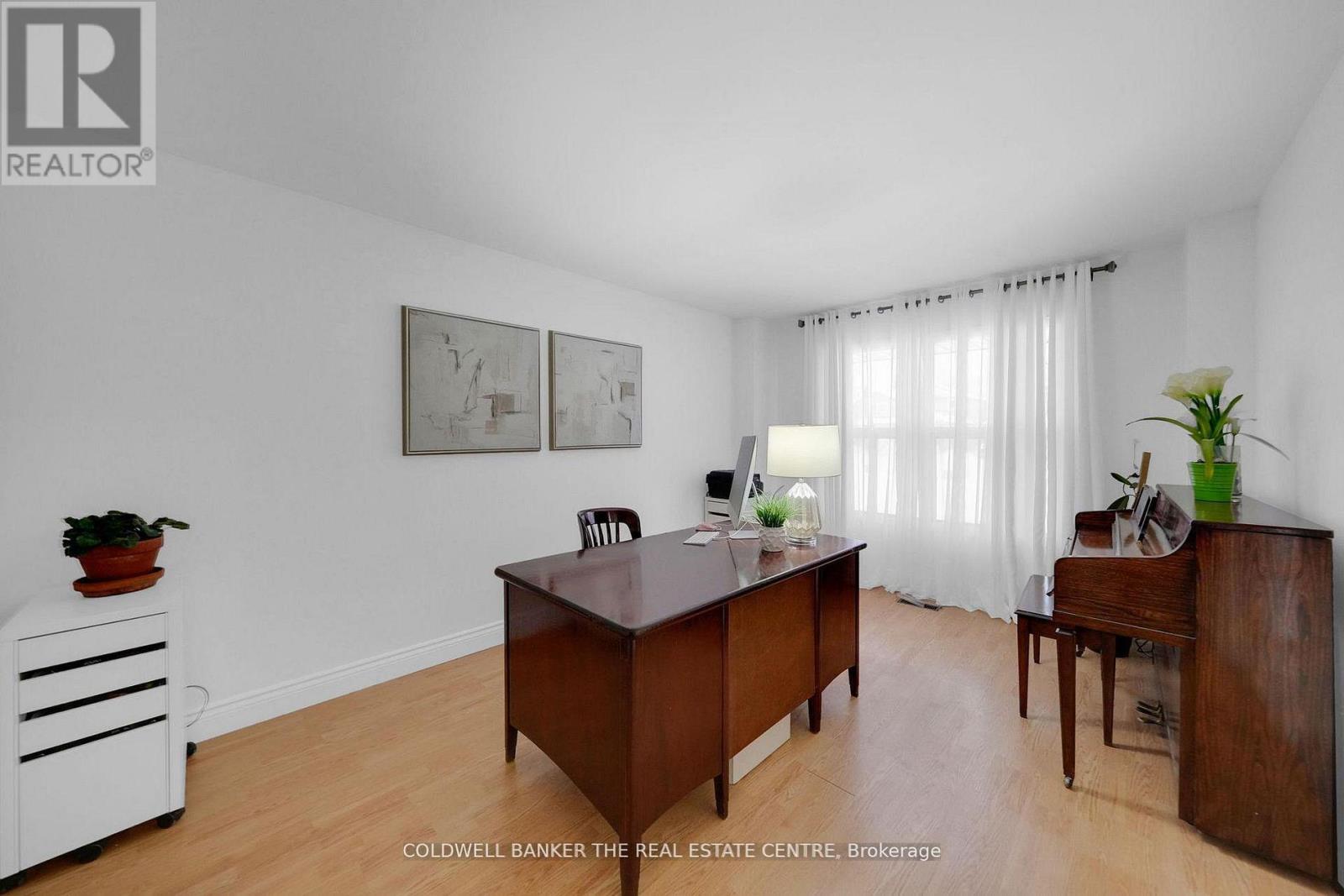 87 O'connor Crescent S, Richmond Hill, Ontario  L4C 7N9 - Photo 4 - N12808252