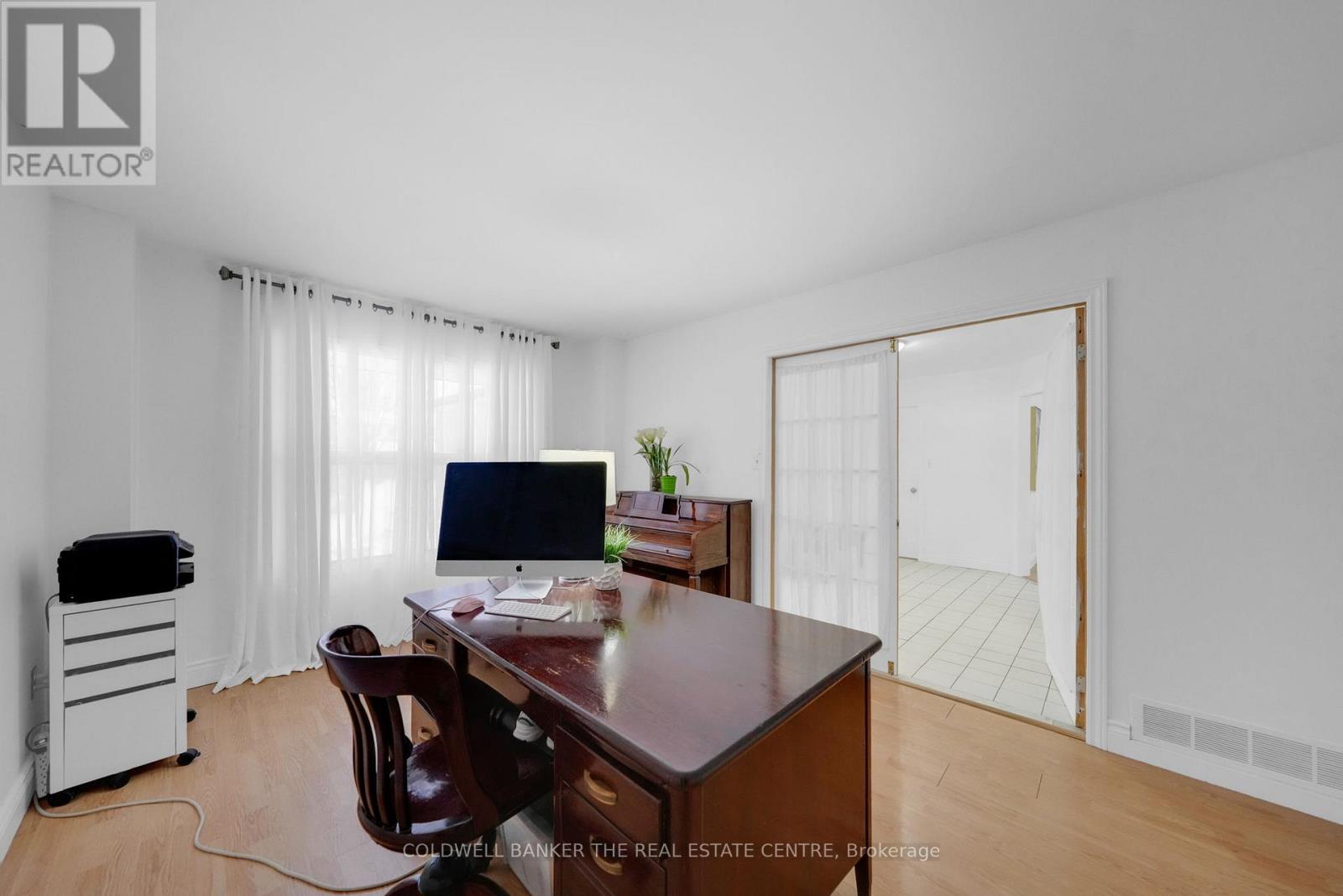 87 O'connor Crescent S, Richmond Hill, Ontario  L4C 7N9 - Photo 5 - N12808252