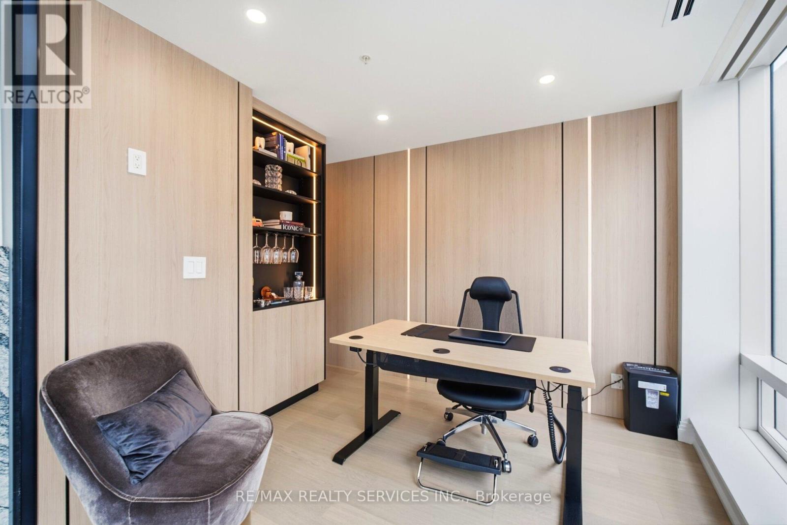 2209 - 180 University Avenue, Toronto, Ontario  M5H 0A2 - Photo 24 - C12808188