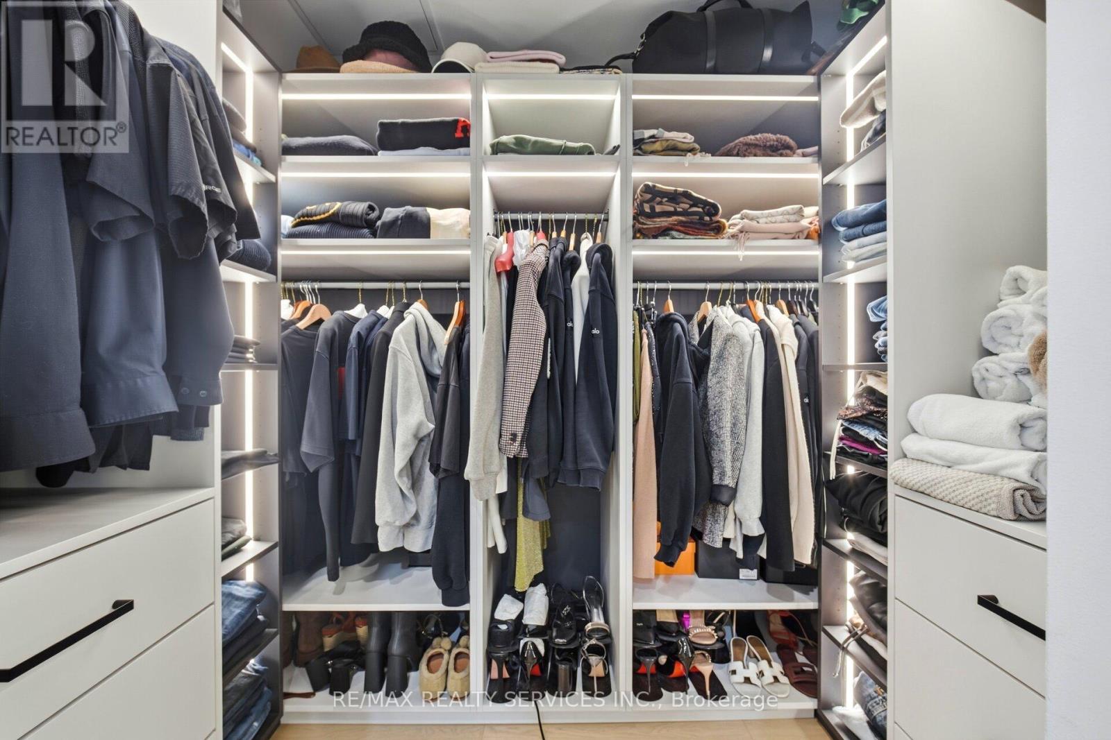 2209 - 180 University Avenue, Toronto, Ontario  M5H 0A2 - Photo 33 - C12808188