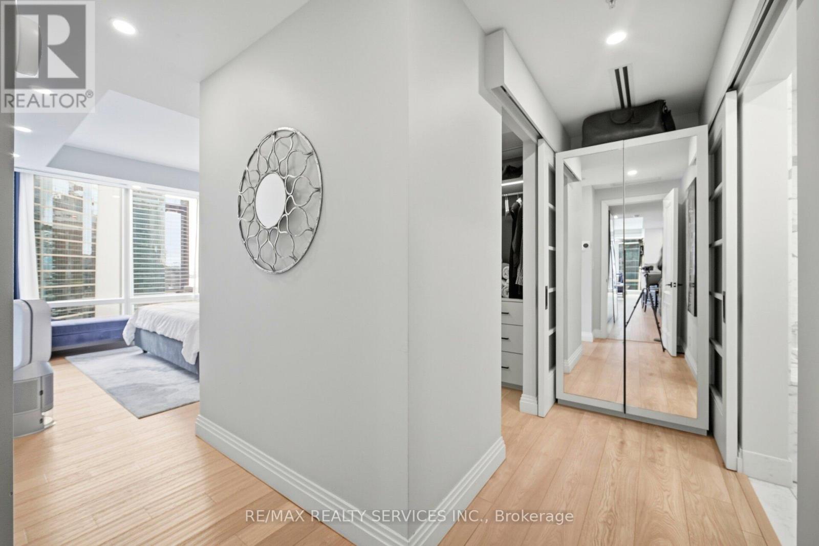 2209 - 180 University Avenue, Toronto, Ontario  M5H 0A2 - Photo 34 - C12808188