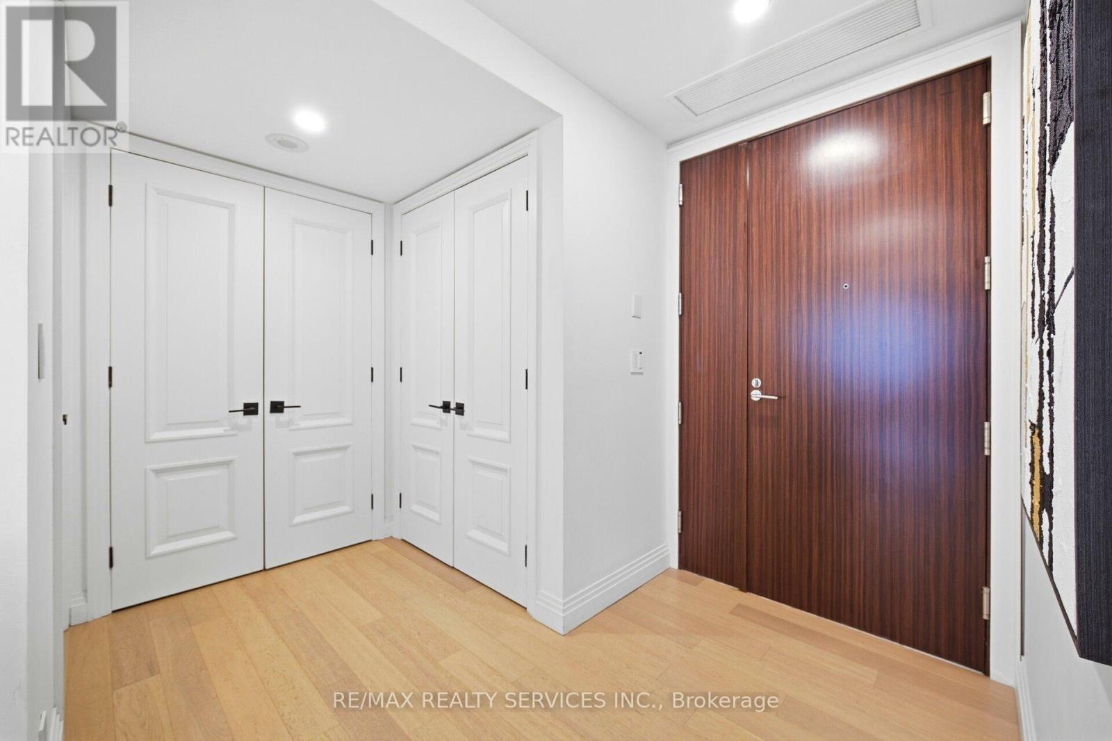 2209 - 180 University Avenue, Toronto, Ontario  M5H 0A2 - Photo 4 - C12808188