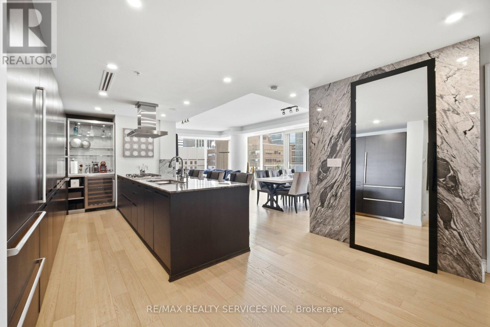 2209 - 180 University Avenue, Toronto, Ontario  M5H 0A2 - Photo 6 - C12808188