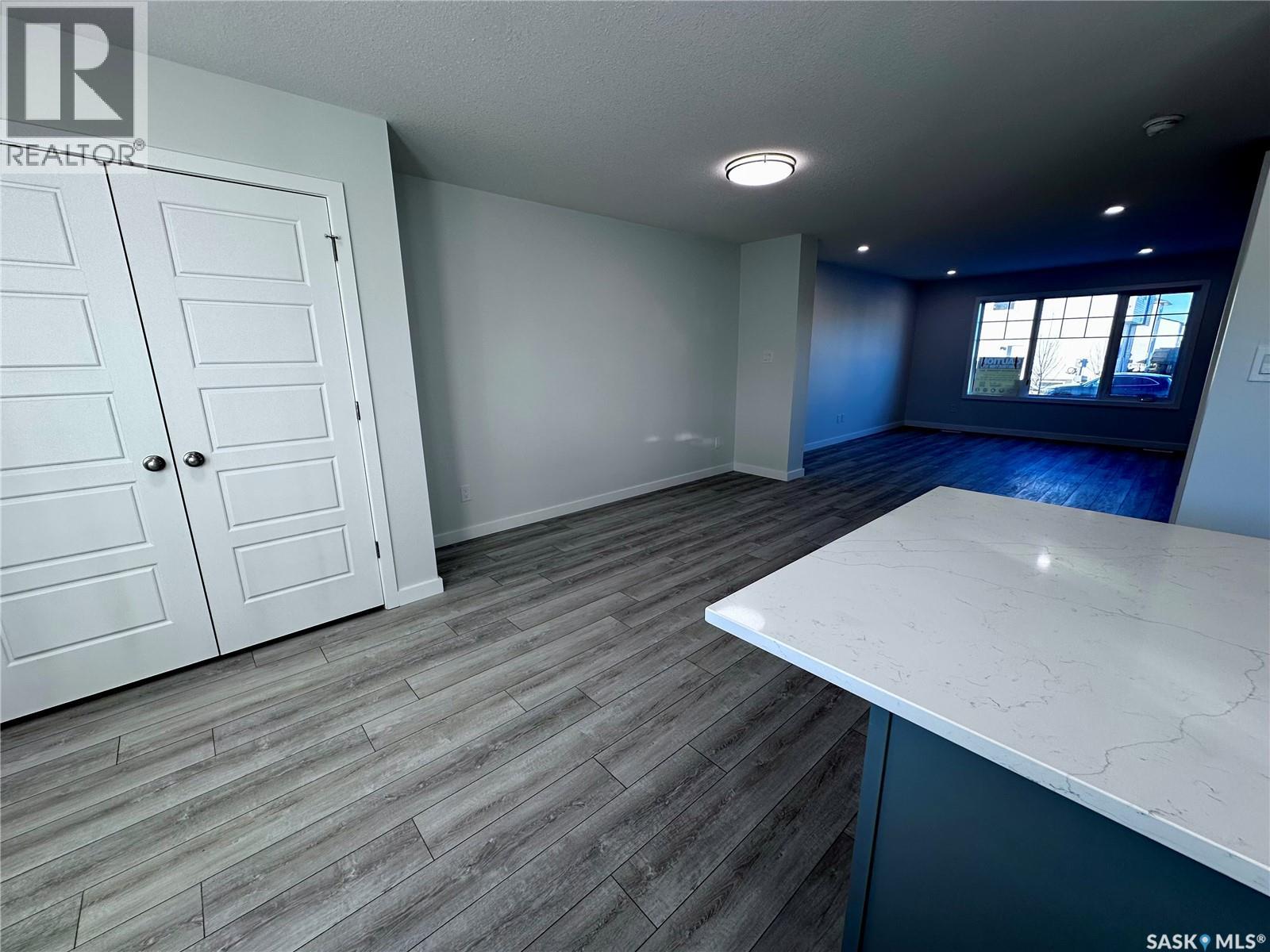 5453 Buckingham Drive E, Regina, Saskatchewan  S4V 4B5 - Photo 8 - SK028818