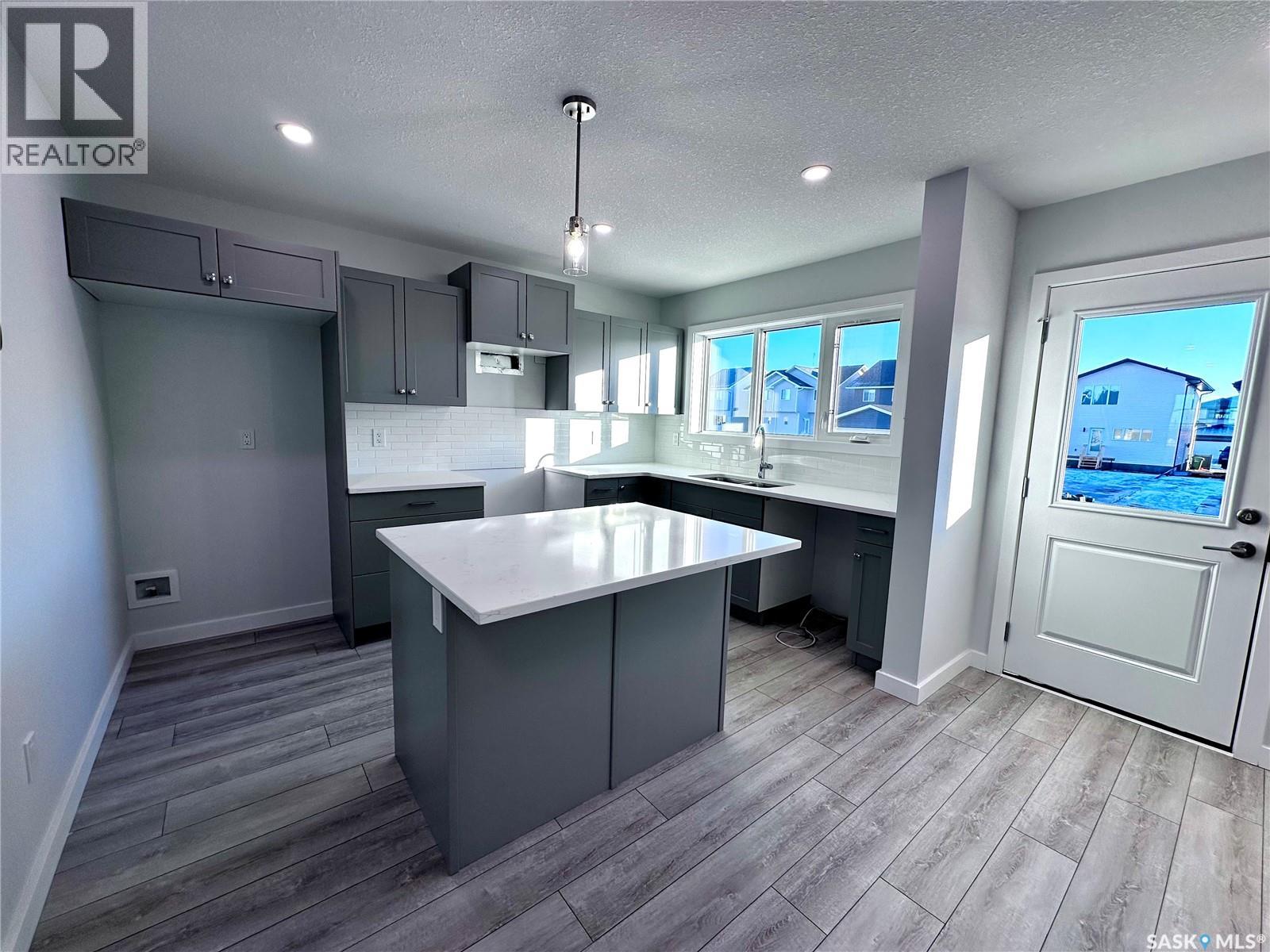 5453 Buckingham Drive E, Regina, Saskatchewan  S4V 4B5 - Photo 5 - SK028818