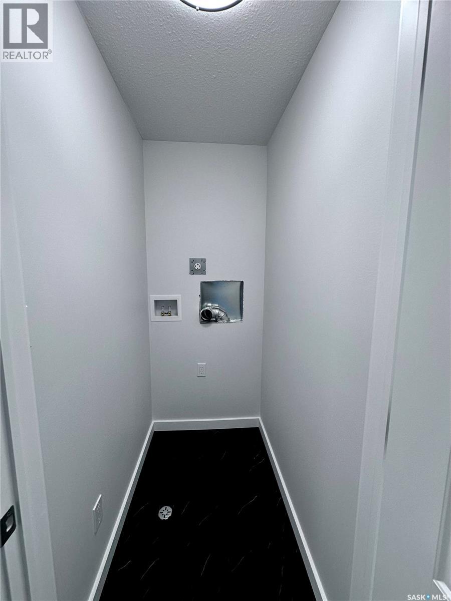 5449 Buckingham Drive E, Regina, Saskatchewan  S4V 4B5 - Photo 14 - SK028819