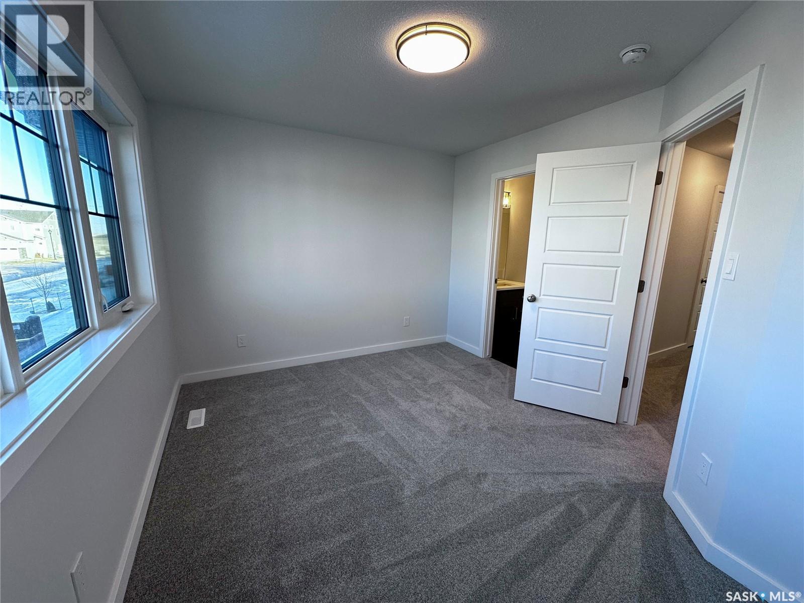 5449 Buckingham Drive E, Regina, Saskatchewan  S4V 4B5 - Photo 9 - SK028819