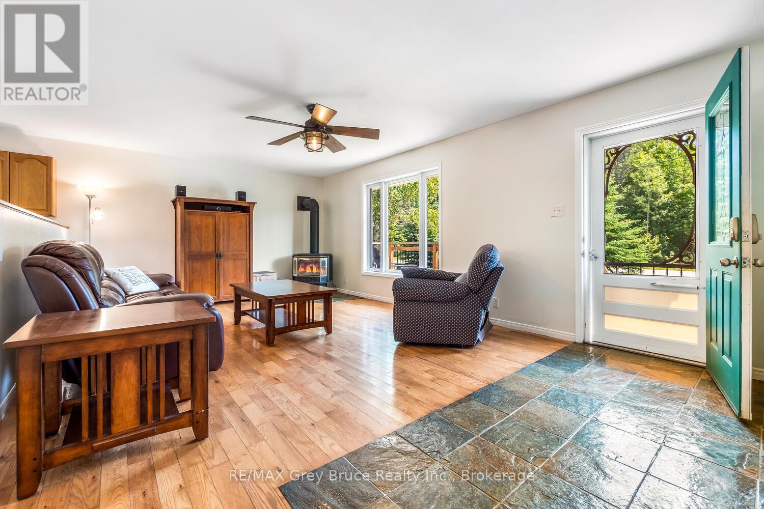 32 Sugarbush Road, South Bruce Peninsula, Ontario  N0H 2T0 - Photo 4 - X12808286