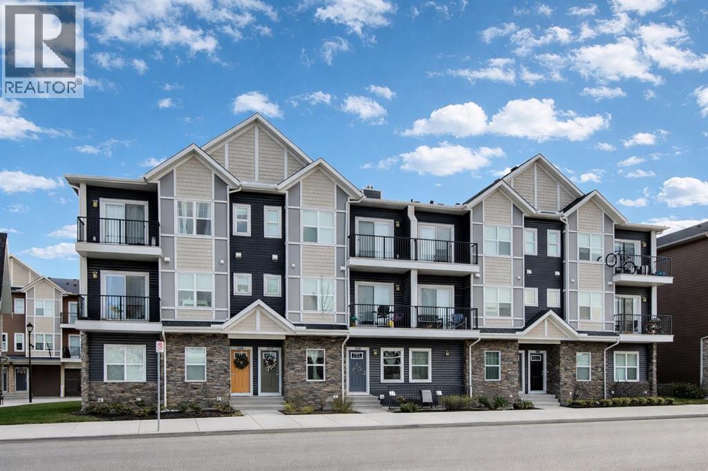 811, 250 Fireside View, Cochrane, Alberta  T4C 2M2 - Photo 1 - A2276457