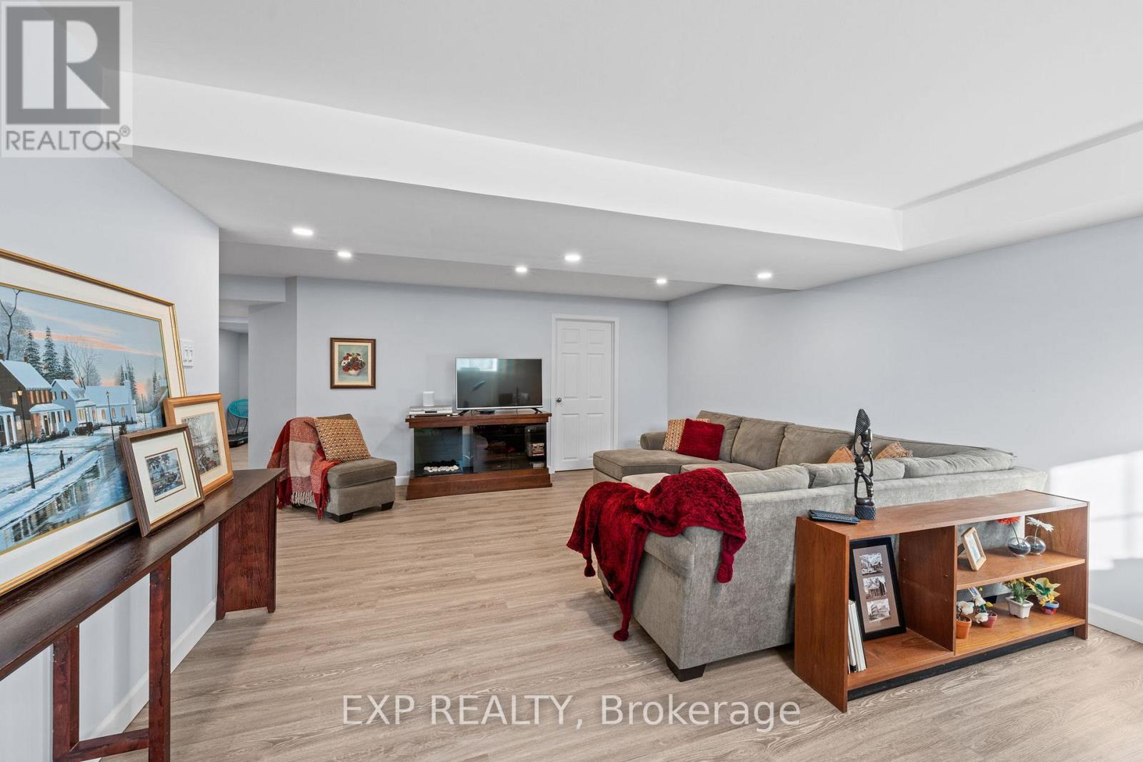 117 Joshua Street, Ottawa, Ontario  K1W 0A4 - Photo 37 - X12808284