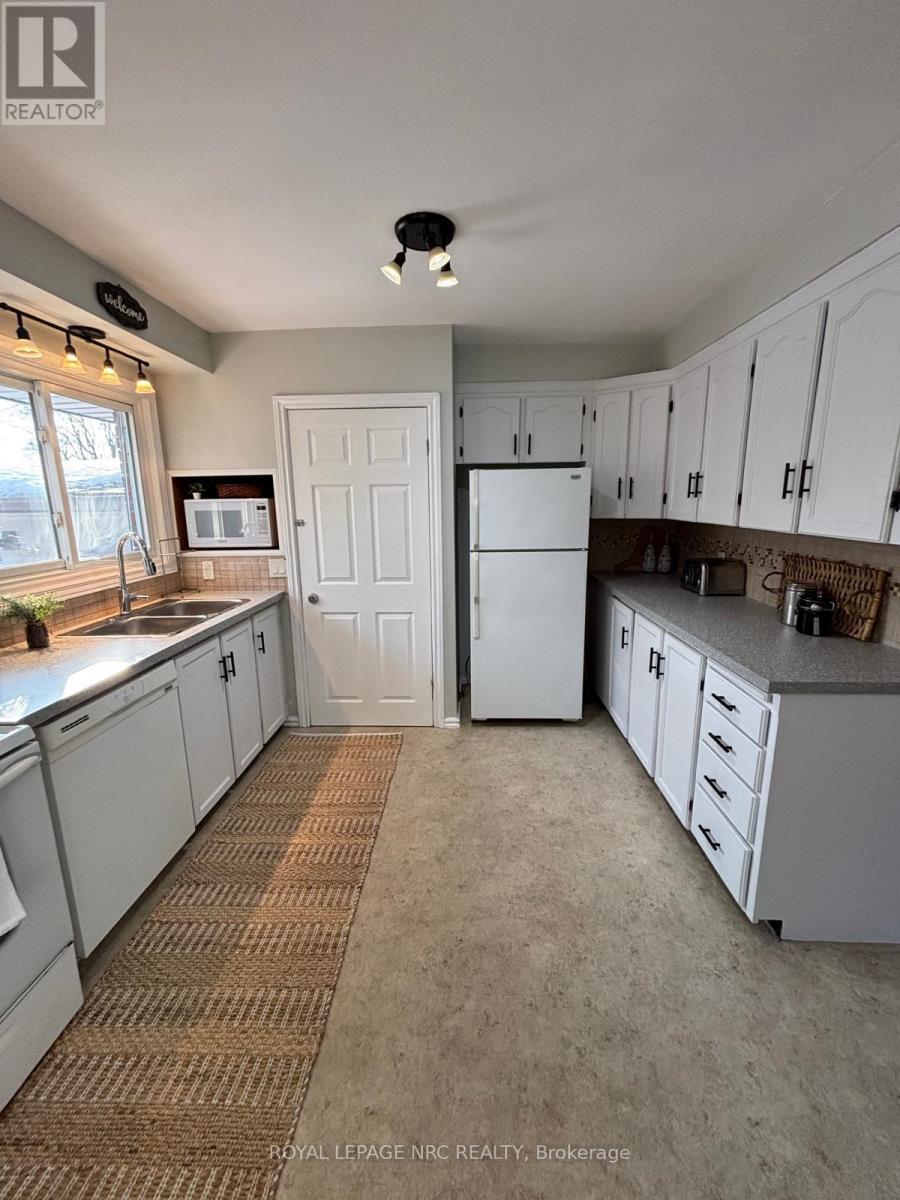 55 Connaught Avenue, Welland, Ontario  L3C 1G4 - Photo 10 - X12808282