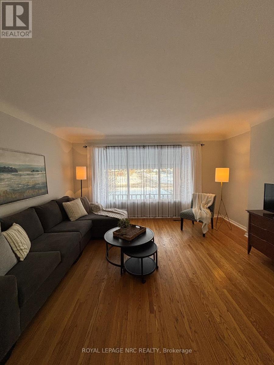 55 Connaught Avenue, Welland, Ontario  L3C 1G4 - Photo 3 - X12808282