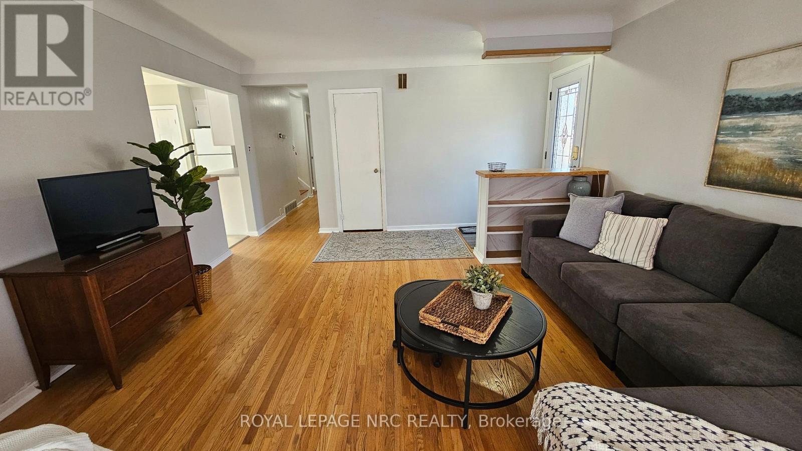 55 Connaught Avenue, Welland, Ontario  L3C 1G4 - Photo 6 - X12808282