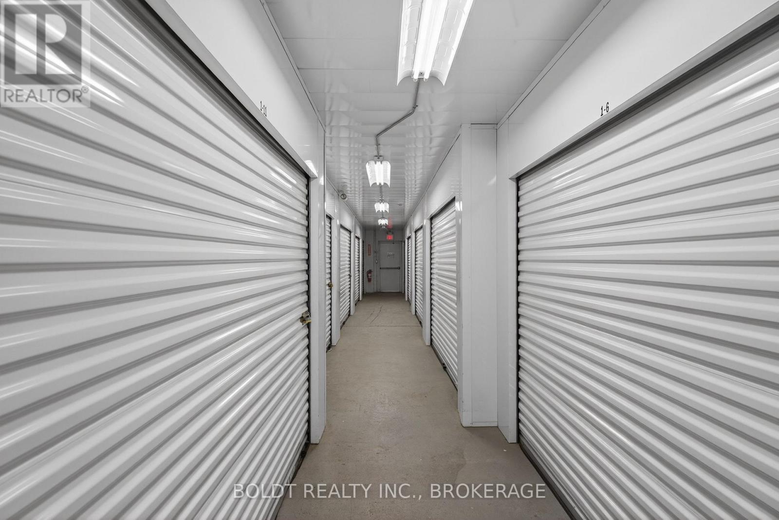 80 Federal Road, Welland, Ontario  L3B 3P2 - Photo 17 - X12808304