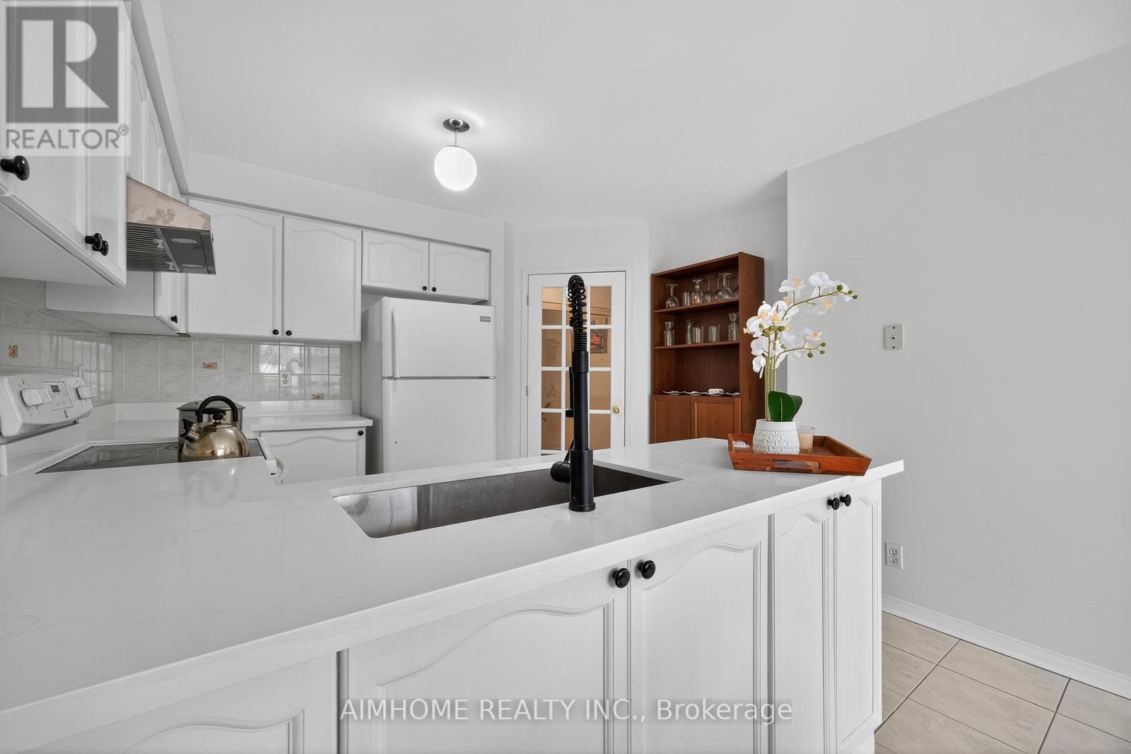 698 Warden Avenue, Toronto, Ontario  M1L 4W4 - Photo 6 - E12808312