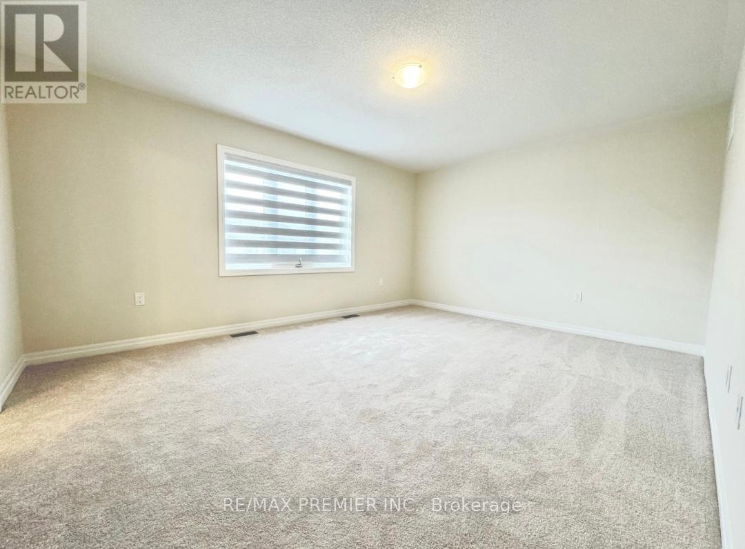 4 Ken Davie Gate, Georgina, Ontario  L4P 0J5 - Photo 3 - N12808294