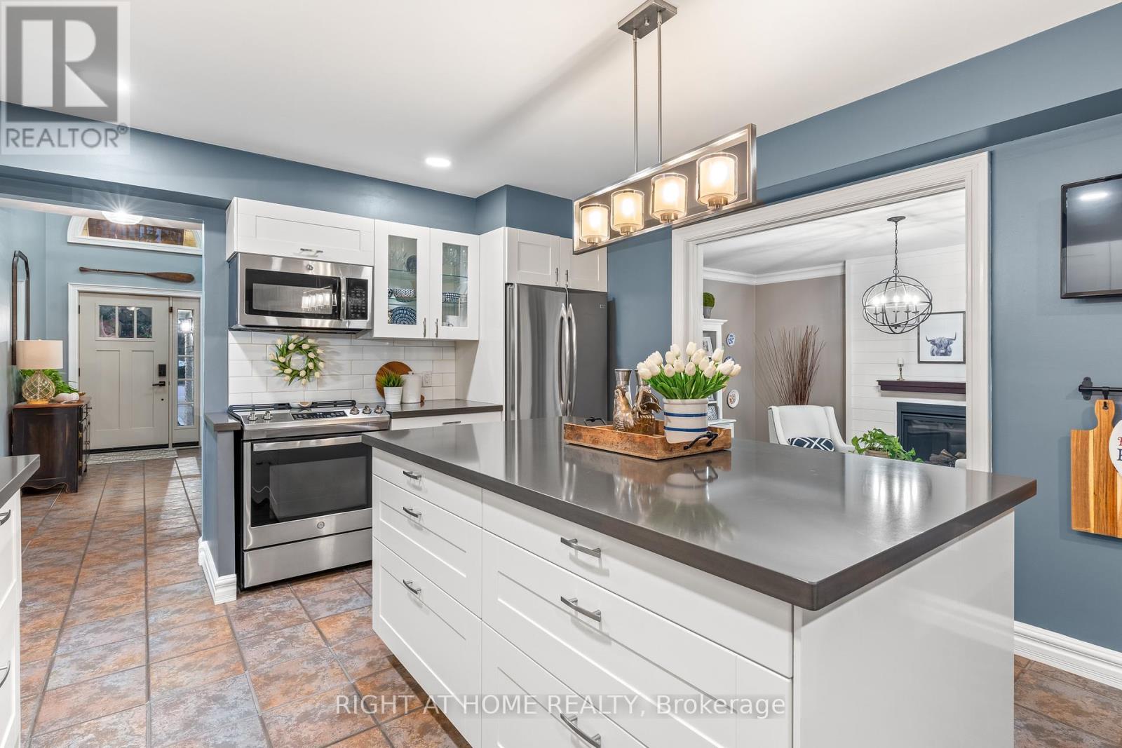 2255 Douglas Avenue, Innisfil, Ontario  L9S 2C5 - Photo 15 - N12808296