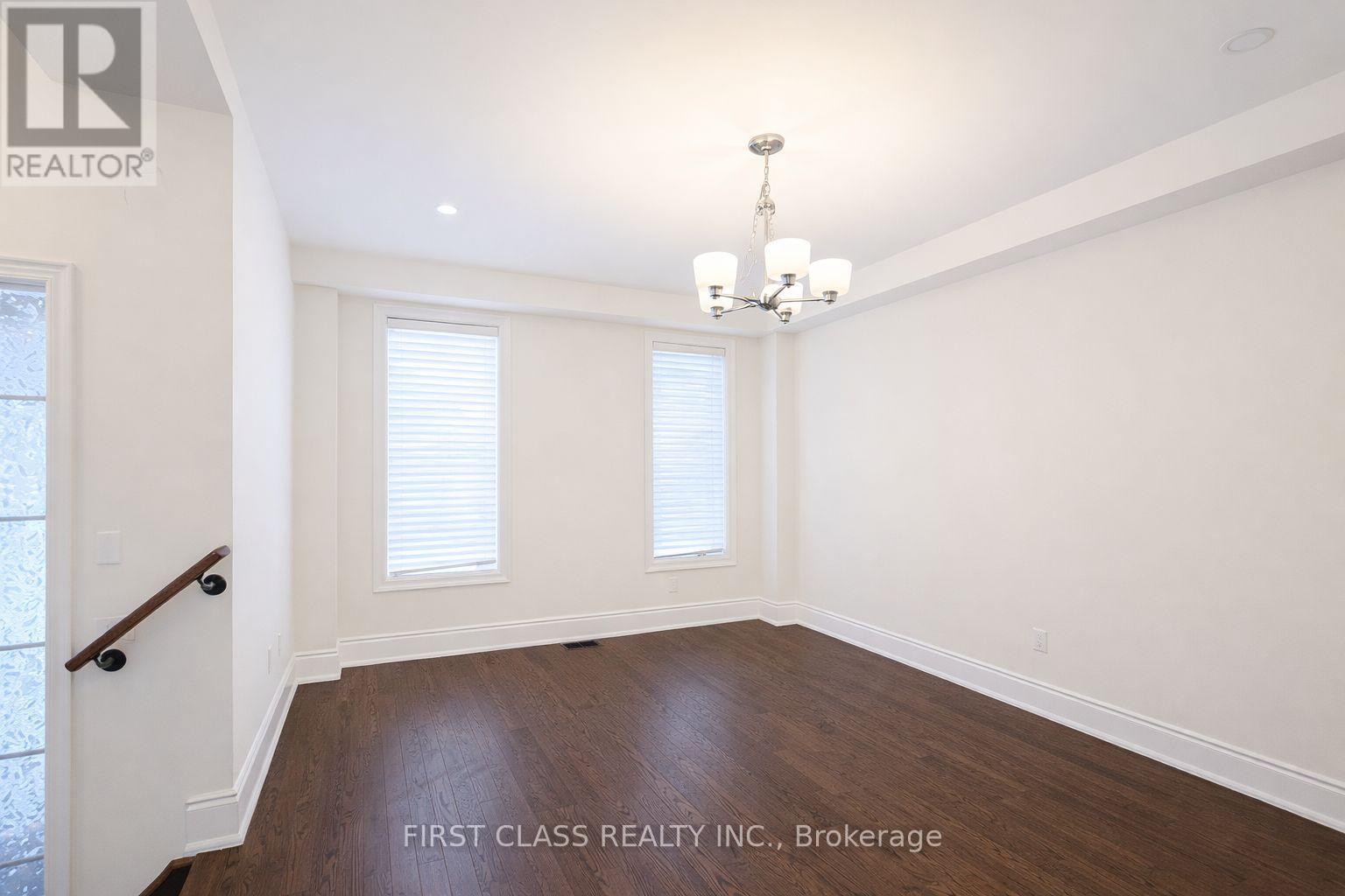 Main - 9382 Bayview Avenue, Richmond Hill, Ontario  L4C 4Z2 - Photo 3 - N12808306