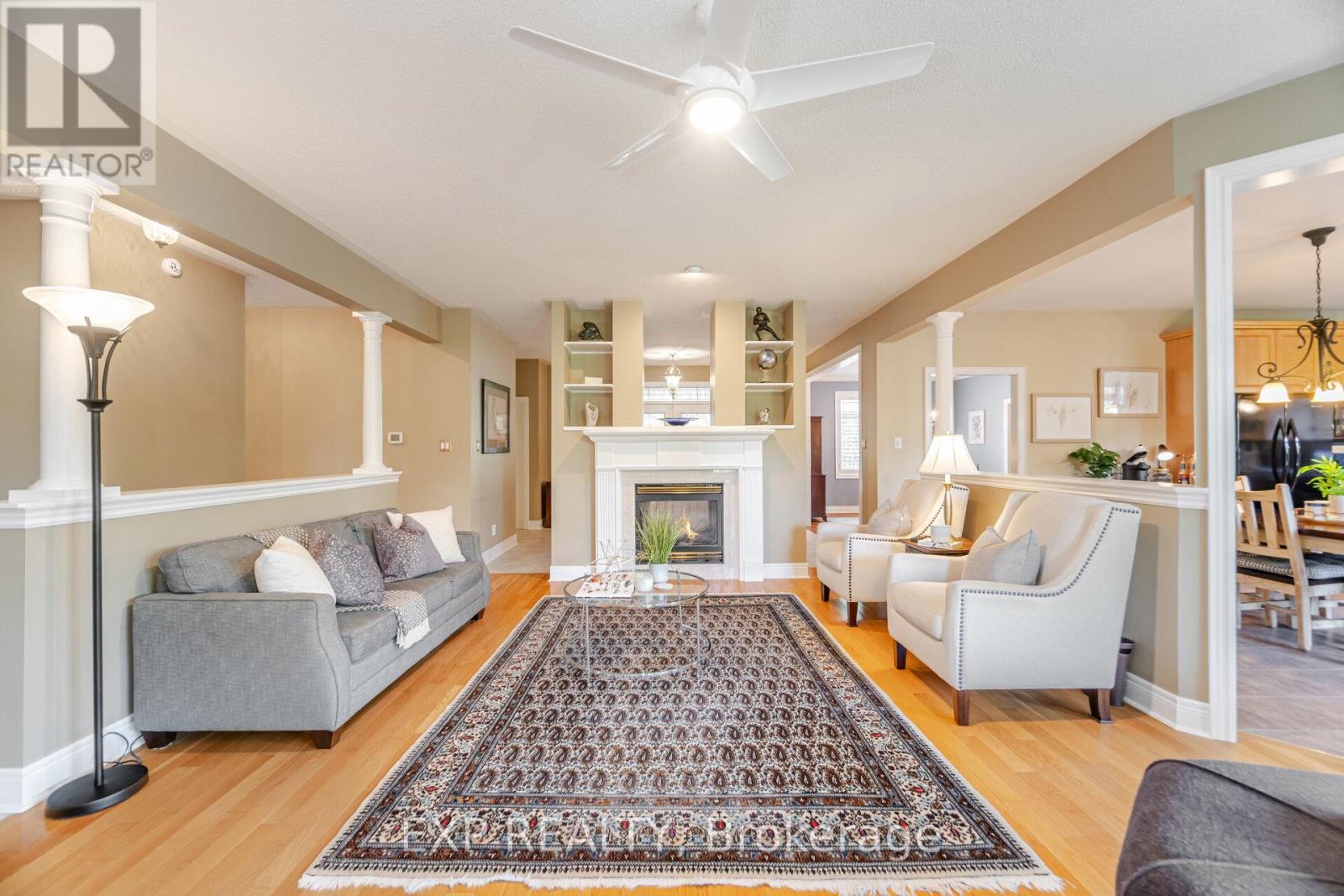 37 Links Lane, Brampton, Ontario  L6Y 5H2 - Photo 4 - W12808262