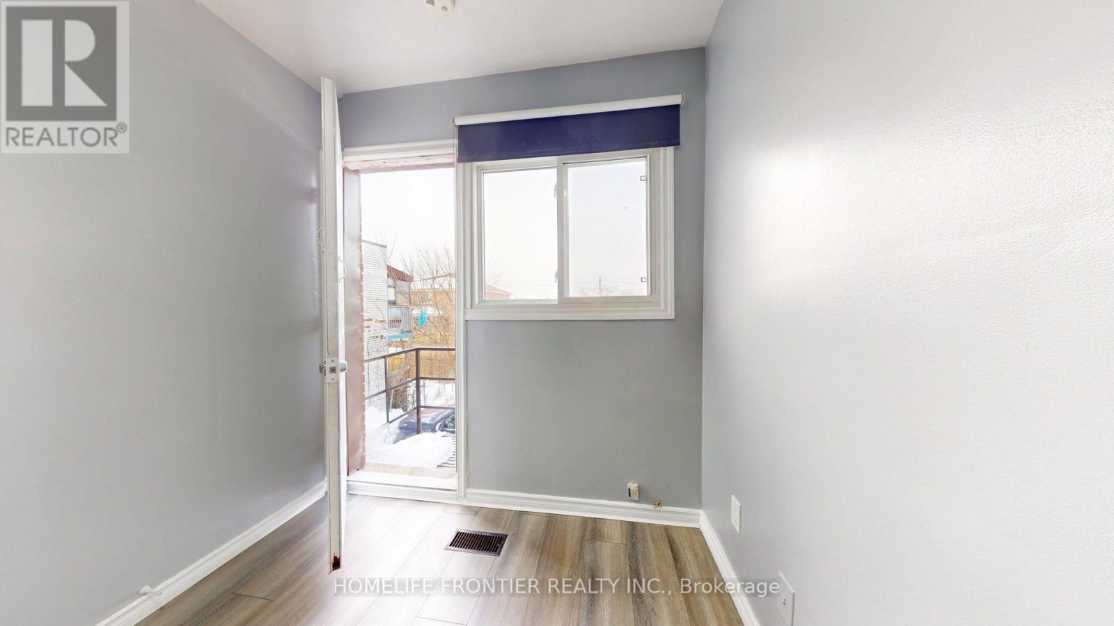 2 (Upper) - 640 Wilson Avenue, Toronto, Ontario  M3K 1E1 - Photo 11 - W12808266