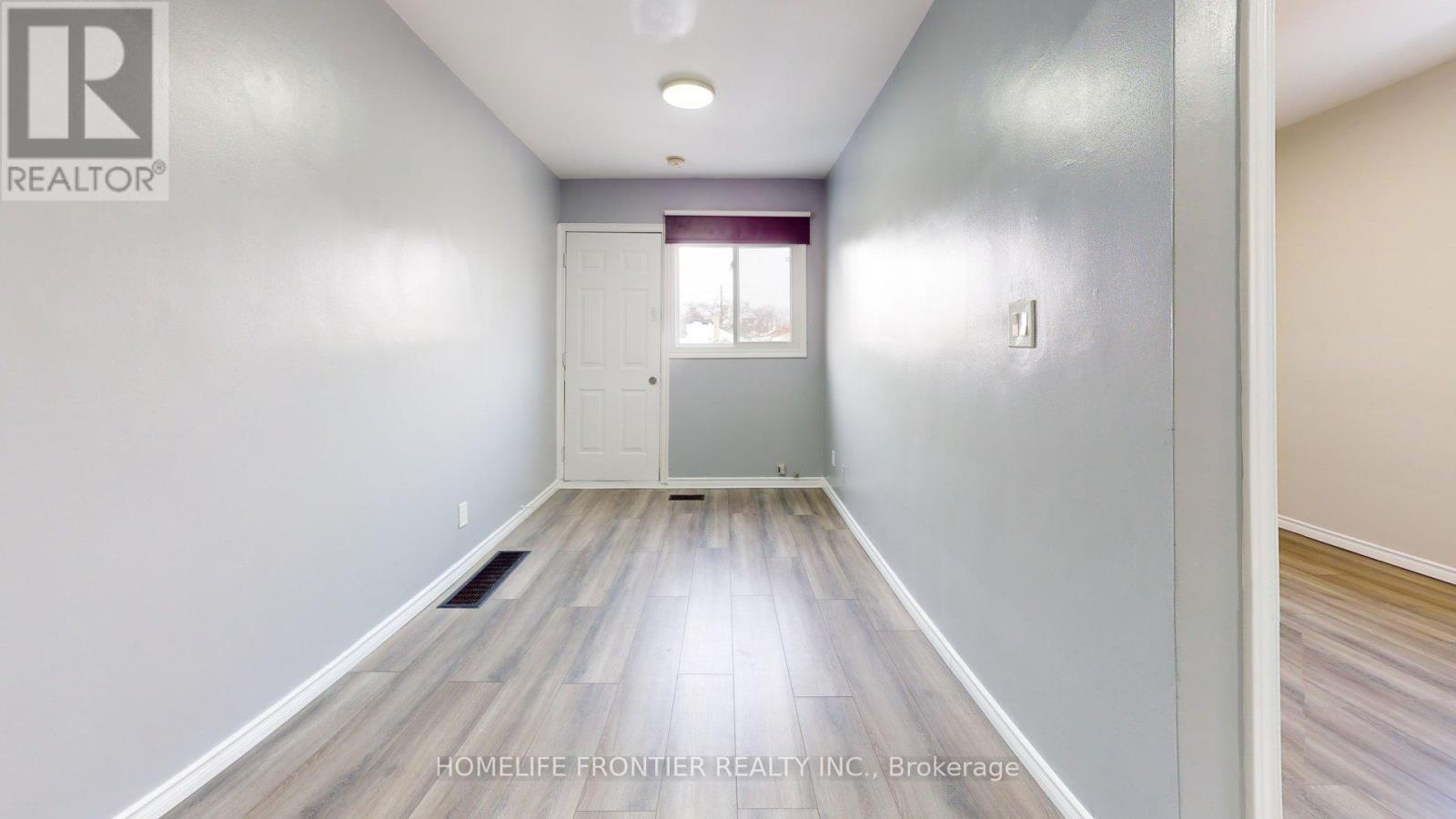 2 (Upper) - 640 Wilson Avenue, Toronto, Ontario  M3K 1E1 - Photo 9 - W12808266