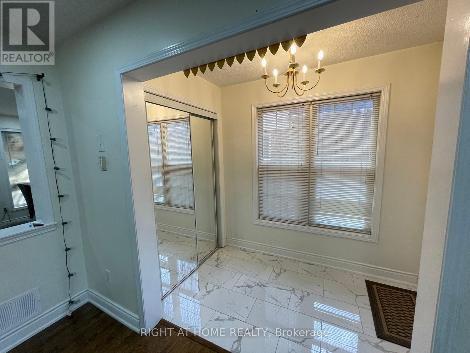 Upper - 235 Brisdale Drive, Brampton, Ontario  L7A 2T3 - Photo 2 - W12808270