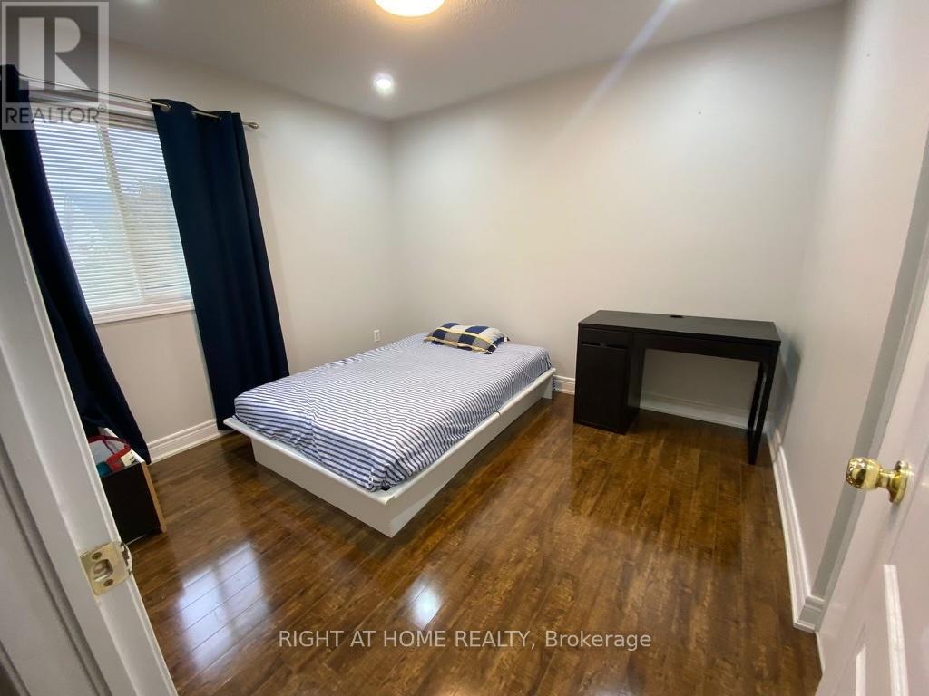 Upper - 235 Brisdale Drive, Brampton, Ontario  L7A 2T3 - Photo 9 - W12808270