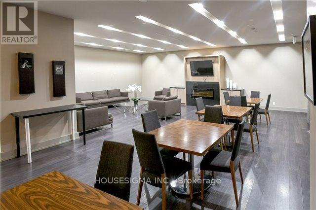 1016 - 1 De Boers Drive, Toronto, Ontario  M3J 0G6 - Photo 12 - W12808280