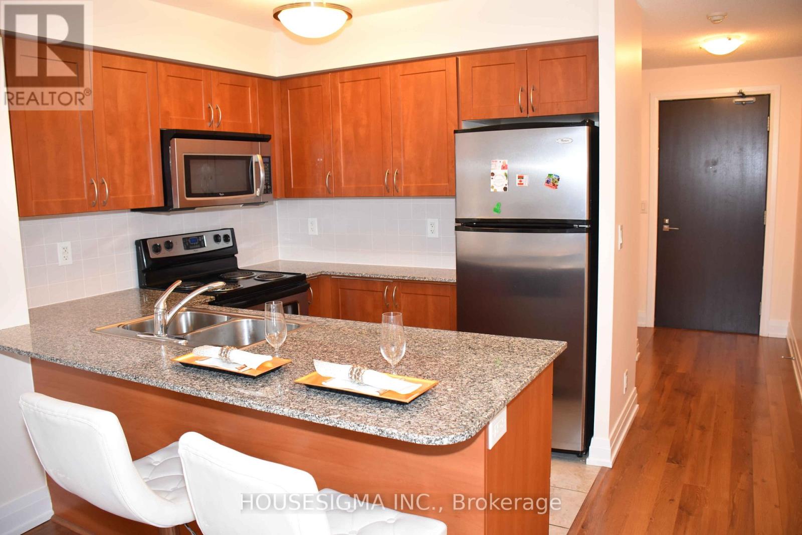 1016 - 1 De Boers Drive, Toronto, Ontario  M3J 0G6 - Photo 2 - W12808280