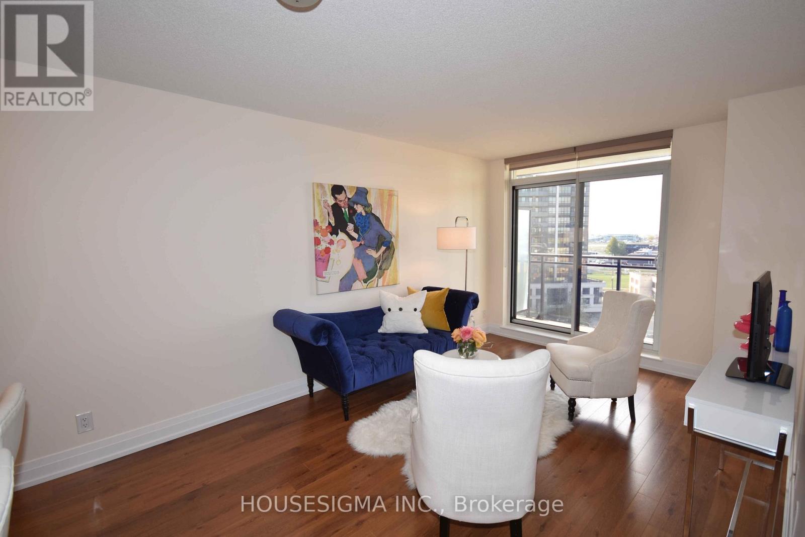 1016 - 1 De Boers Drive, Toronto, Ontario  M3J 0G6 - Photo 4 - W12808280
