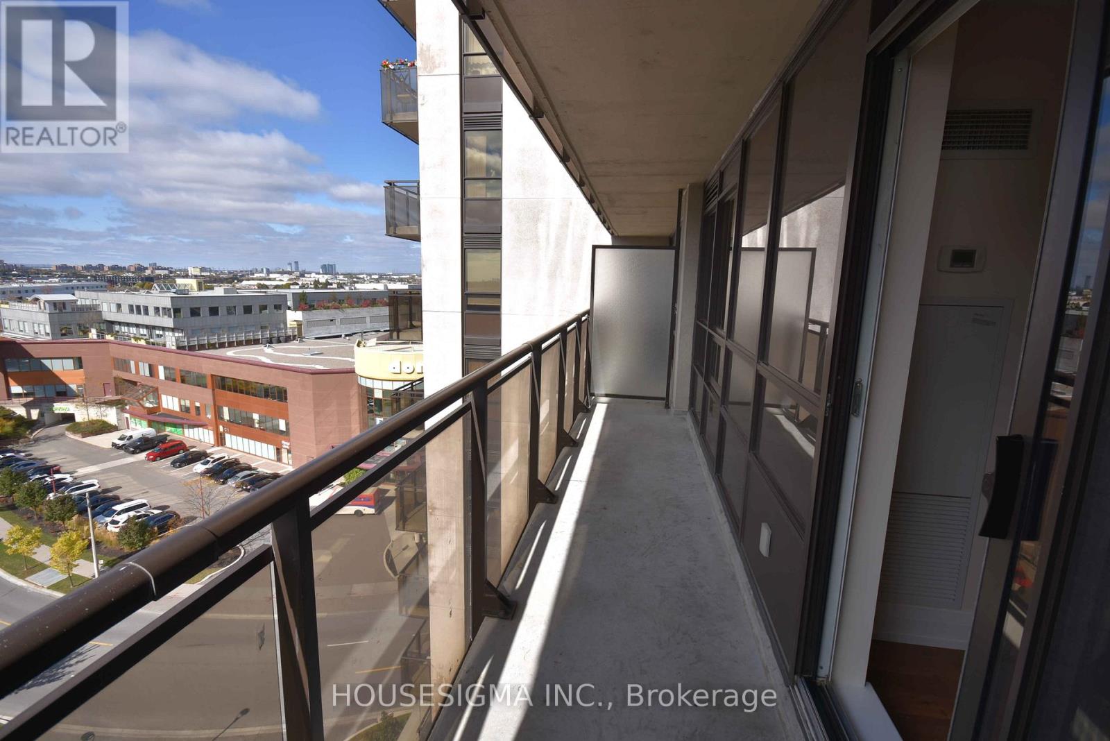 1016 - 1 De Boers Drive, Toronto, Ontario  M3J 0G6 - Photo 8 - W12808280