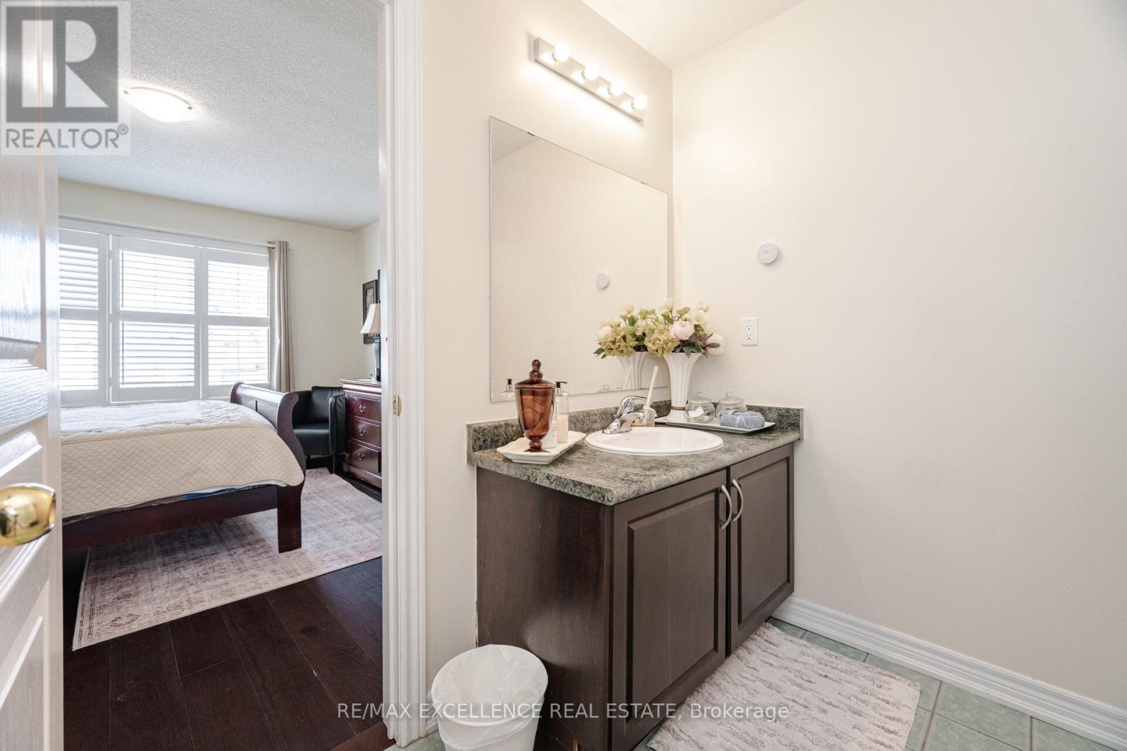 73 Gardenbrooke Trail, Brampton, Ontario  L6P 3J3 - Photo 32 - W12808292