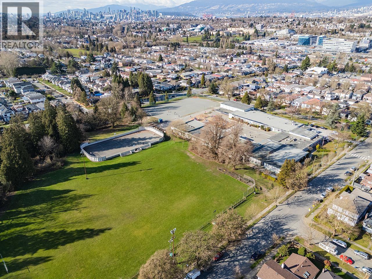 3015 E 19th Avenue, Vancouver, British Columbia  V5M 2S8 - Photo 2 - R3089936