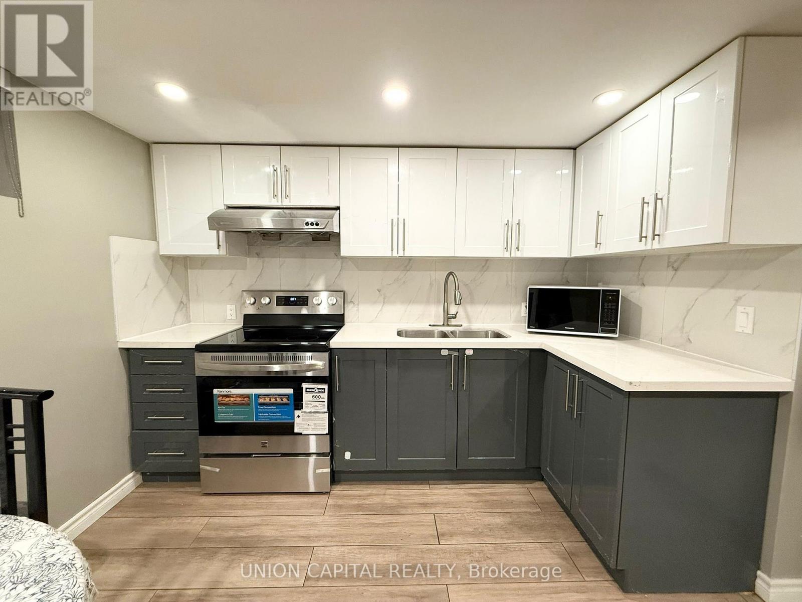 LOWER - 19 BAYLAWN DRIVE, Toronto, Ontario