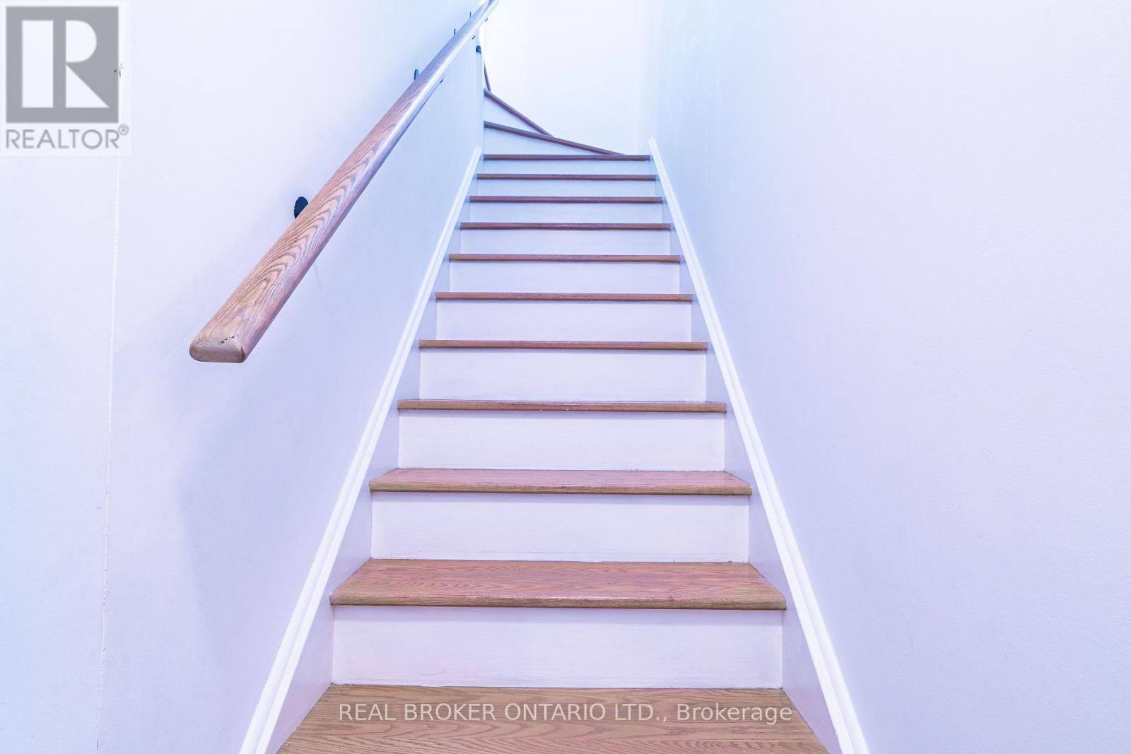 2 - 104 Caledonia Park Road, Toronto, Ontario  M6H 0B1 - Photo 17 - W12781320