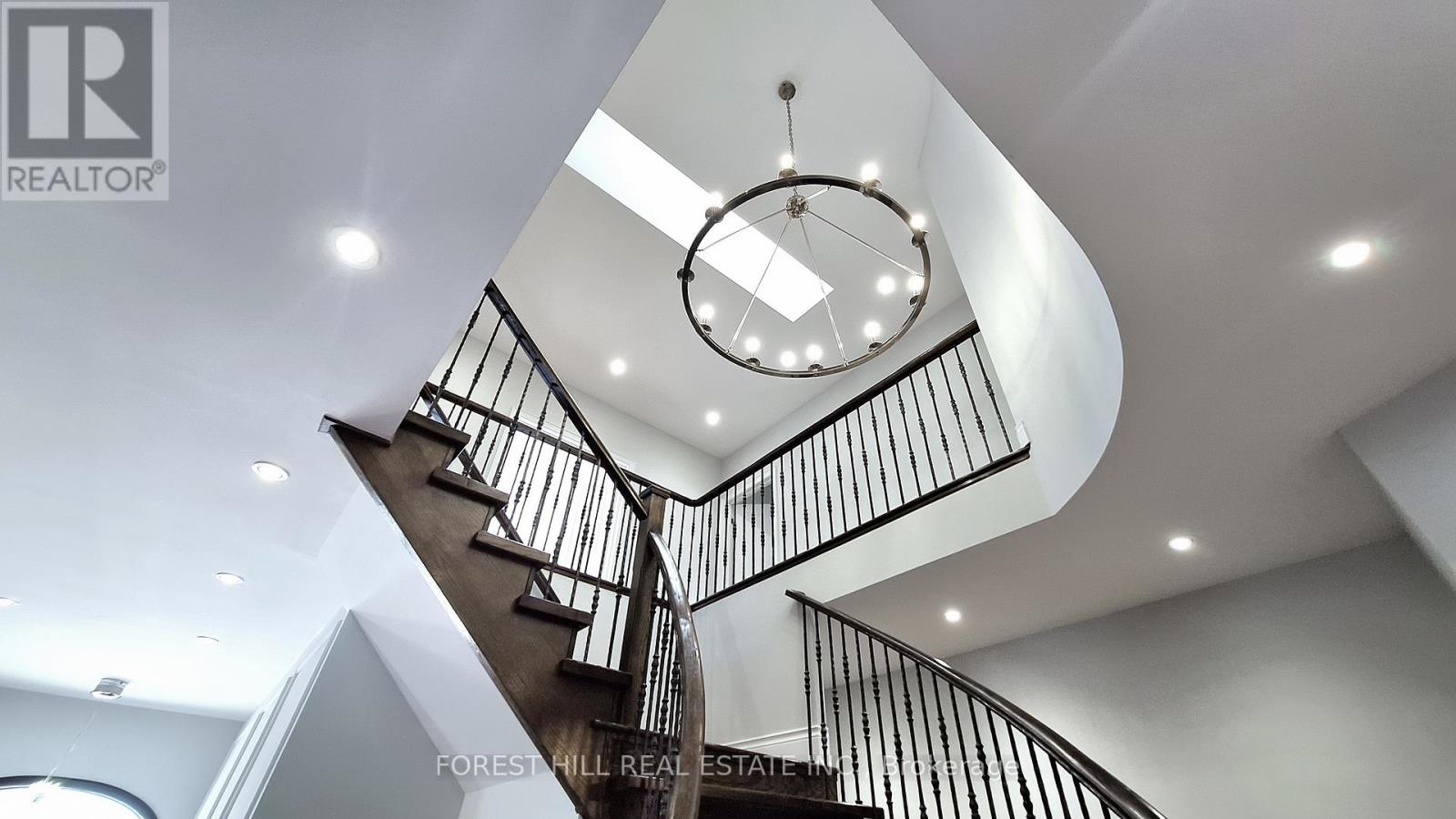 144 Battaglini Avenue, Richmond Hill, Ontario  L4C 0L1 - Photo 5 - N12805280