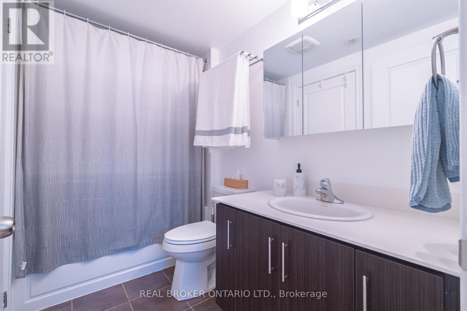 2 - 104 Caledonia Park Road, Toronto, Ontario  M6H 0B1 - Photo 22 - W12781320