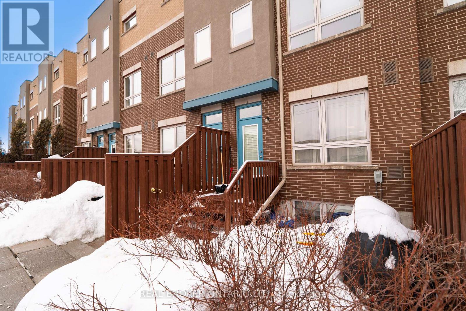 2 - 104 Caledonia Park Road, Toronto, Ontario  M6H 0B1 - Photo 29 - W12781320