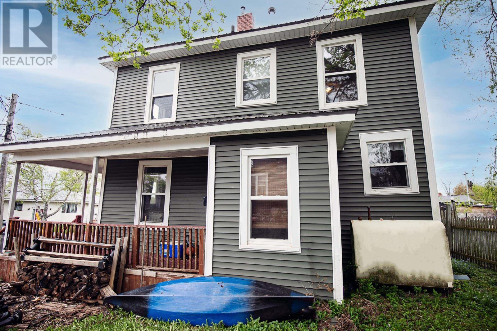 29 Wellington Street, Amherst, Nova Scotia  B4H 2J4 - Photo 3 - 202603183