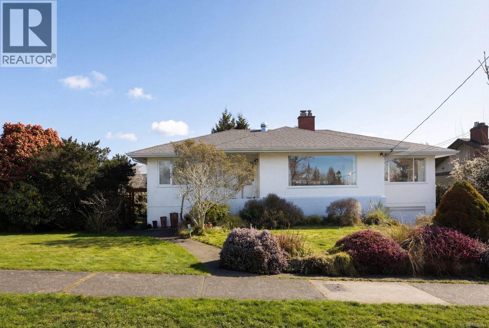 683 Richmond Ave, Victoria, British Columbia