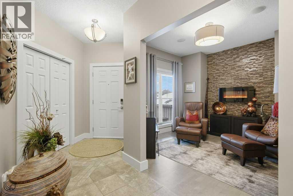 247 St Moritz Drive Sw, Calgary, Alberta  T3H 5Y2 - Photo 3 - A2284470