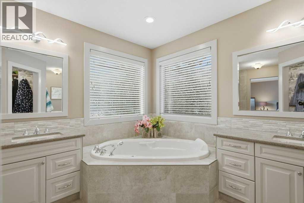 247 St Moritz Drive Sw, Calgary, Alberta  T3H 5Y2 - Photo 25 - A2284470