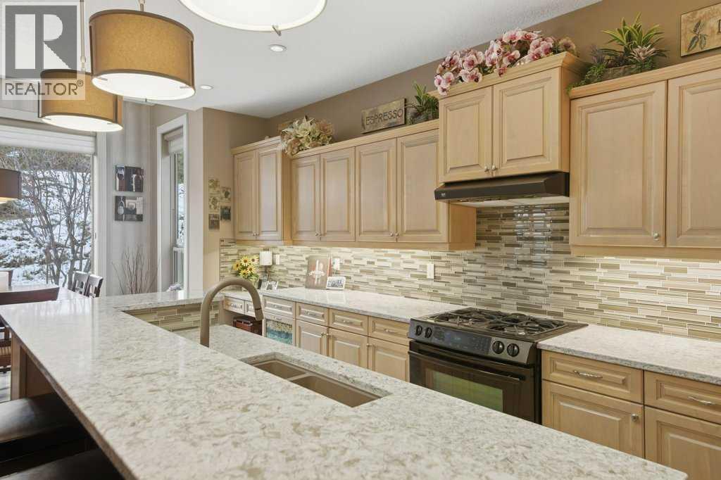 247 St Moritz Drive Sw, Calgary, Alberta  T3H 5Y2 - Photo 6 - A2284470