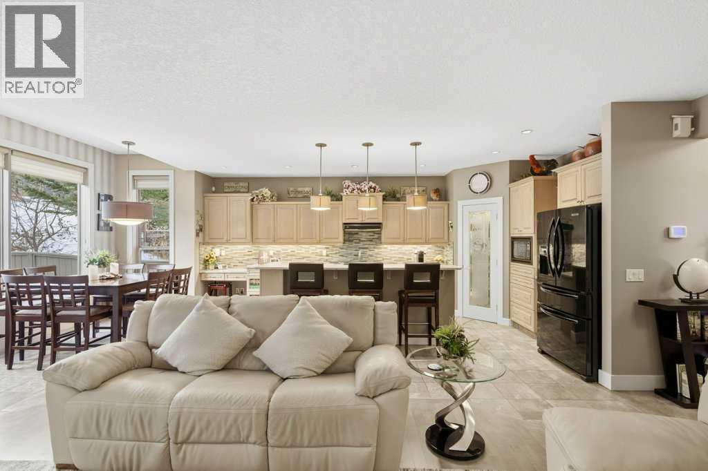 247 St Moritz Drive Sw, Calgary, Alberta  T3H 5Y2 - Photo 14 - A2284470