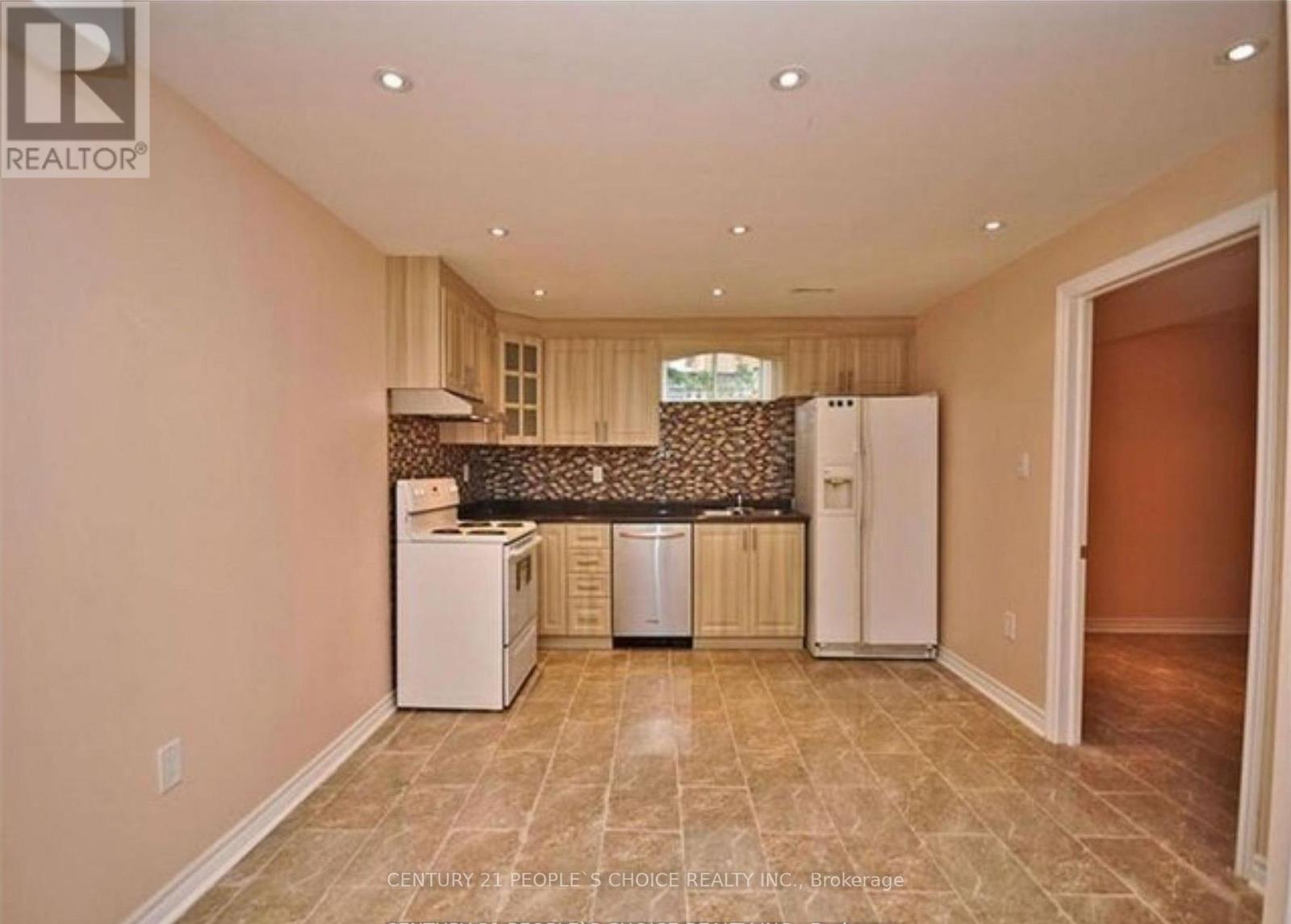 Lower - 5689 Sidmouth Street, Mississauga, Ontario  L5V 2H1 - Photo 3 - W12808320